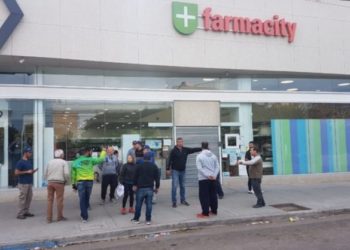 Afip descubrió que Farmacity escondía miles de alcohol en gel en un depósito