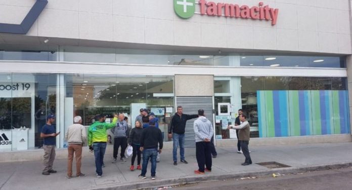 Afip descubrió que Farmacity escondía miles de alcohol en gel en un depósito