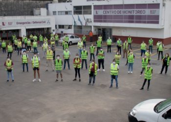 100 VOLUNTARIOS MUNICIPALES AYUDAN A COORDINAR LAS FILAS DE LOS CAJEROS AUTOMÁTICOS DE LANUS