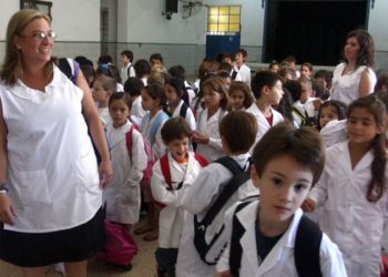 Hubo acuerdo con los docentes y las clases empiezan este lunes