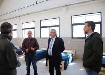 EL PRESIDENTE ALBERTO FERNANDEZ VISITÓ EL HOSPITAL DE CAMPAÑA DE VILLA JARDÍN