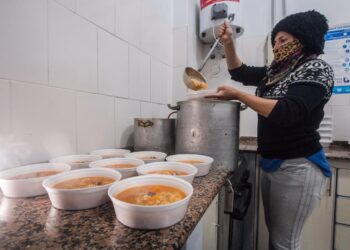 EL MUNICIPIO ASISTE A VECINOS EN SITUACIÓN DE CALLE EN 30 PUNTOS DEL DISTRITO
