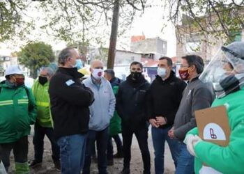 GRINDETTI Y BERNI SUPERVISARON UN NUEVO OPERATIVO “CASA POR CASA” EN VILLA SAPITO 