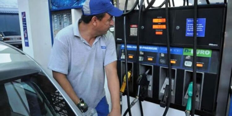 YPF aumentó un 3,5% promedio sus combustibles
