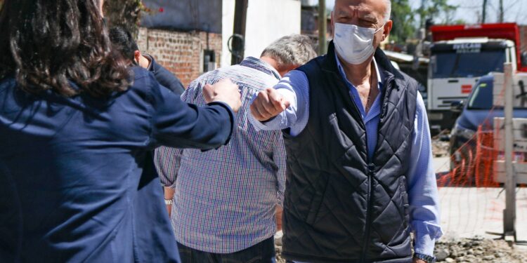 *GRINDETTI SUPERVISÓ OBRAS DE ASFALTO EN VILLA CARAZA*