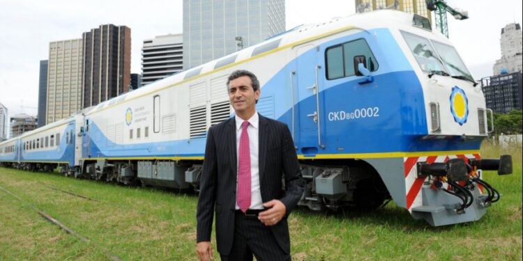 Los aliados de Randazzo en el Conurbano celebran que no deje pasar otro tren