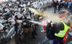 A pesar del intento represivo, se impuso un fuerte corte de ocupados y desocupados sobre el Puente Pueyrredón