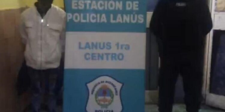 UN DETENIDO POR ROBO EN LA VÍA PÚBLICA EN LANÚS OESTE