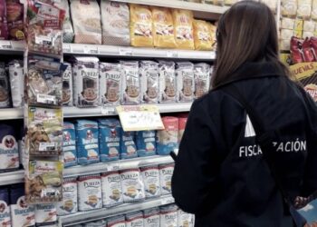 Así vivimos: Mientras muchos no tienen para comer, un puñado de empresas decide qué producir y a qué precios
