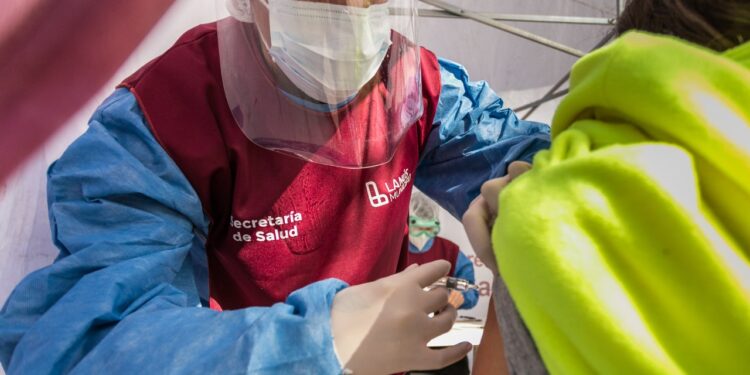 OPERATIVOS DE SALUD EN 5 BARRIOS DE LANÚS OESTE
