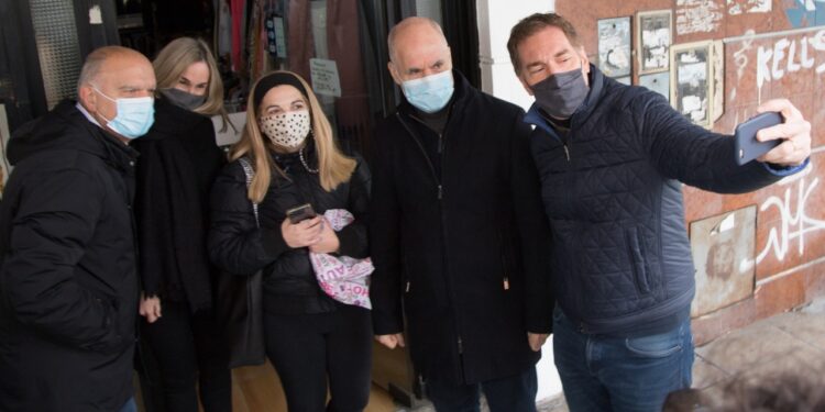 CON GRINDETTI, LARRETA Y SANTILLI RECORRIERON COMERCIOS EN LANUS OESTE