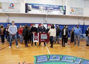 Grindetti entregó subsidios a 20 instituciones que se inscribieron en el Registro Municipal de Clubes