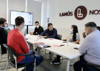 «Los que gobiernan nos mienten en la cara y cierran escuelas”