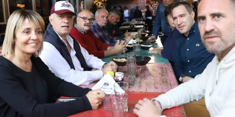 SE CONFORMÓ EL «DISTRITO LANUSITA», EL NUEVO CENTRO COMERCIAL A CIELO ABIERTO DE LANÚS OESTE CON MAS DE 50 LOCALES GASTRONOMICOS