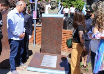 Grindetti encabezó un homenaje a «Manolo» Quindimil