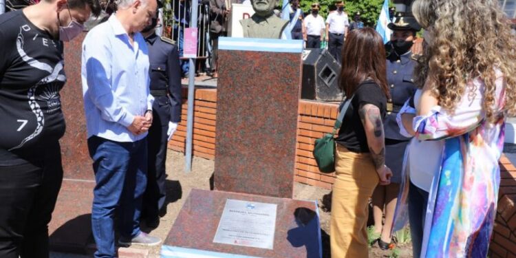 Grindetti encabezó un homenaje a «Manolo» Quindimil