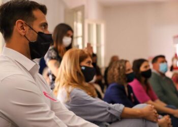 Julián Álvarez y Sierra acompañaron la presentación de la Guía para la Atención de mujeres y personas gestantes