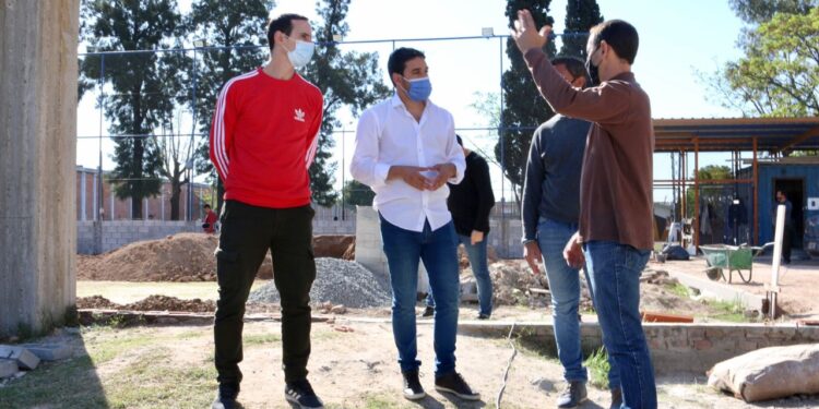 DAMIAN SALA RECORRIÓ LAS OBRAS DEL PARQUE PIÑEYRO