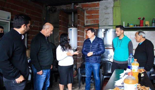 Julián Álvarez, Arroyo y Russo visitaron comedores comunitarios en Lanús