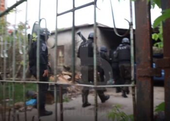 CAE UNA BANDA QUE ROBABA AUTOS EN LANÚS PARA DESGUAZARLOS EN ESTEBAN ECHEVERRÍA
