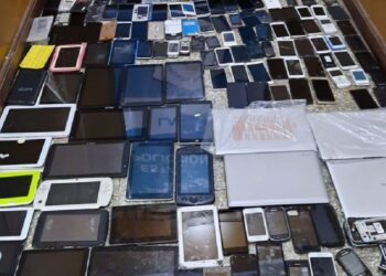 Megaoperativo en Lanús Este por robo de celulares: doce locales clausurados y cuatro detenidos