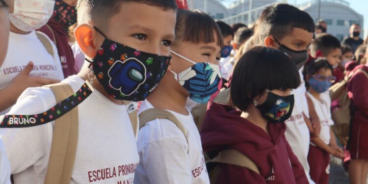 COVID19: GRINDETTI PIDE A LA PROVINCIA QUE EL USO DEL BARBIJO EN LAS ESCUELAS DE LANÚS NO SEA OBLIGATORIO