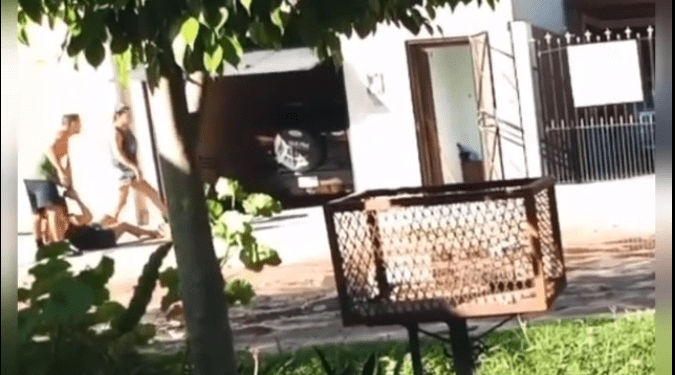 Quilmes: Detuvieron a un hombre que golpeaba a su madre para quedarse con la casa