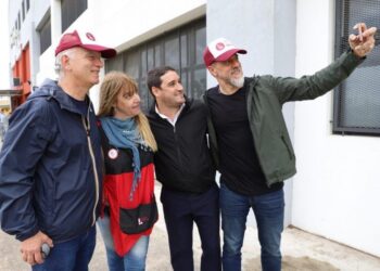 Grindetti y Kravetz lanzaron el programa Lanús Construye Futuro 2022