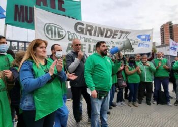 Lanús: Municipales de ATE movilizaron al Municipio para exigir un aumento del 60%