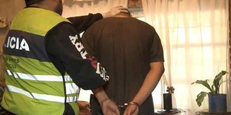 Conurbano Sur: detienen a tres hombres que usaban las redes para captar víctimas y vender pedofilia por internet