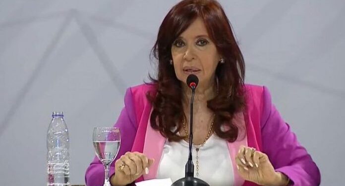 Cristina: “Fui generosa al permitir que el Presidente pudiera elegir a su gabinete económico”
