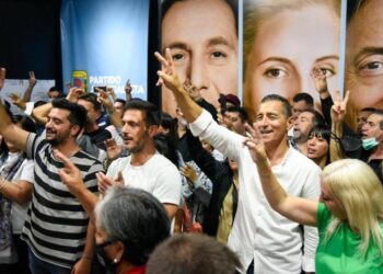 EN UNIDAD Y DESDE SEDE PARTIDARIA, EL PJ LANÚS CELEBRÓ NATALICIO DE EVITA