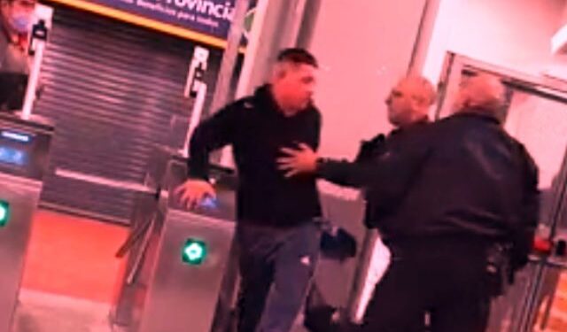 Robó un celular, se enfrentó con dos policías y terminó detenido