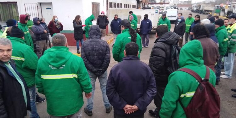 Municipales de Lanús destacaron el “alto acatamiento” al paro y advirtieron que “el Municipio rompe el diálogo”