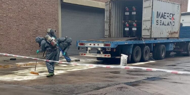 UN PELIGROSO DERRAME TÓXICO PUSO EN ALERTA A LANÚS