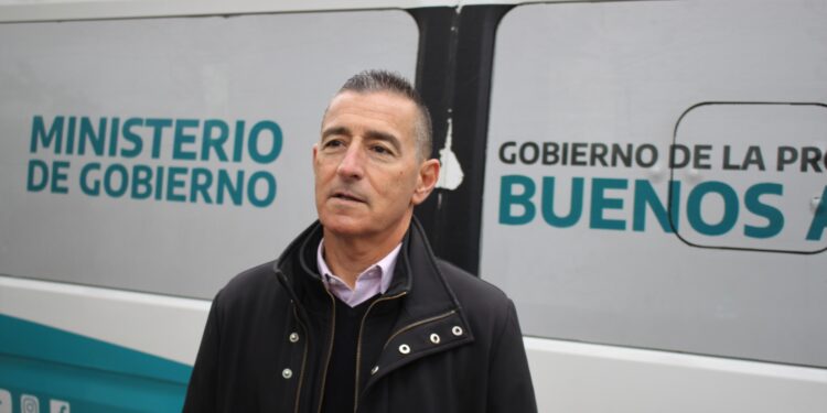 Lanús ; Omar Galdurralde visitó el Operativo Documentación del Ministerio de Gobierno en Monte Chingolo.