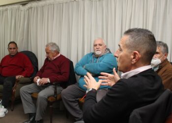 Omar Galdurralde participó en un encuentro con vecinos de Remedios de Escalada Oeste.