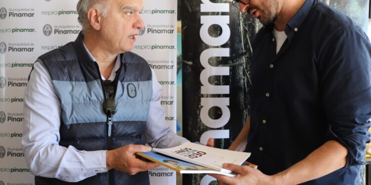 EN PINAMAR, GRINDETTI FIRMÓ UN CONVENIO CON MARTIN YEZA