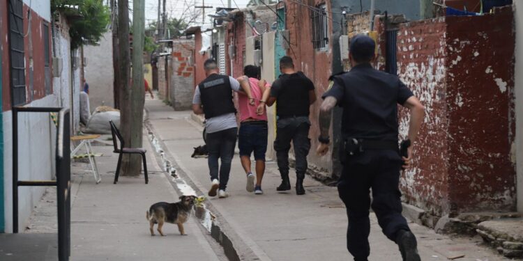 LANÚS: PRESENTAN UN PROYECTO DE LEY PARA ENDURECER LAS PENAS A QUIENES COMETAN DELITOS CONTRA ADULTOS MAYORES