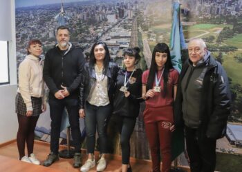 Reconocieron a las chicas lanusenses que ganaron medallas en el Nacional de Taekwondo WTF