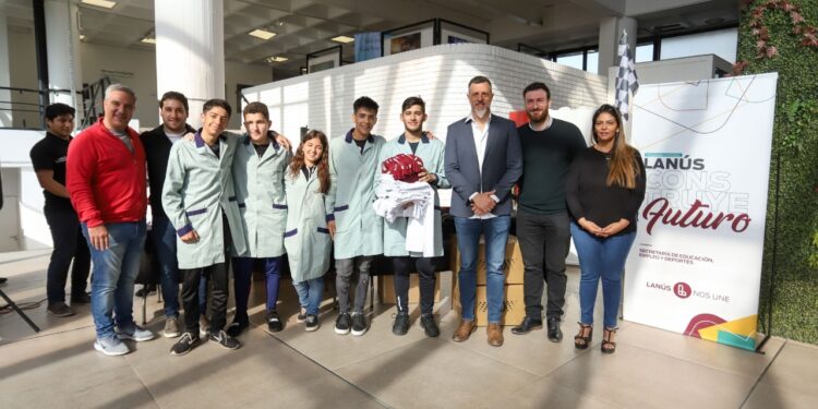 Lanús: Se entregaron los kits del Desafío YPF 2022