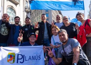 FDT: DE LANUS EN PLAZA DE MAYO