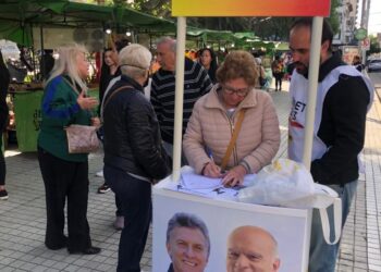 CIENTOS DE FIRMAS PARA DISPONER DE PENAS MAS DURAS A LOS QUE DELINQUEN CONTRA ADULTOS MAYORES