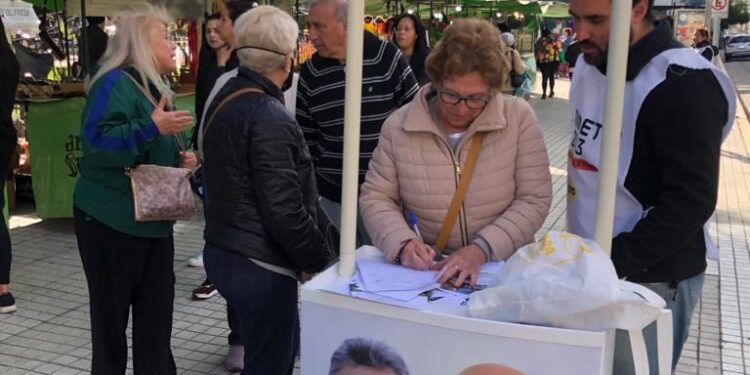 CIENTOS DE FIRMAS PARA DISPONER DE PENAS MAS DURAS A LOS QUE DELINQUEN CONTRA ADULTOS MAYORES