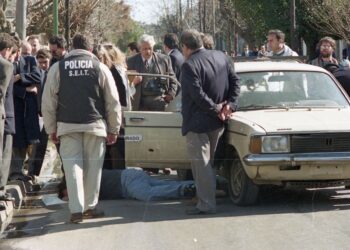 Masacre de Wilde: Testigo aseguró que los policías “le quisieron poner un arma” a una de las víctimas