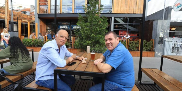 GRINDETTI EN MAR DEL PLATA VISITÓ LA COLONIA DE VACACIONES DE LANÚS, POLO INDUSTRIAL, ENCUENTRO CON EMPRESARIOS Y SE REUNIÓ CON MONTENEGRO