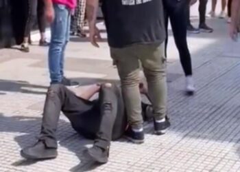 Manoseó a una adolescente en el centro de Lomas y terminó detenido