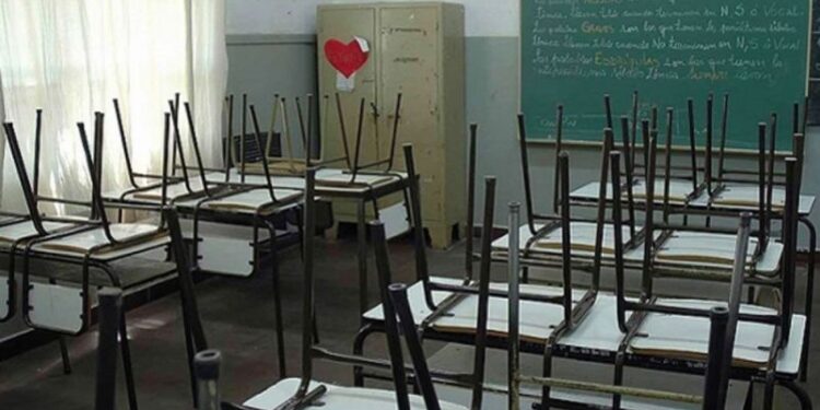 AMBA: docentes realizan paro gremial por 48 horas y movilización