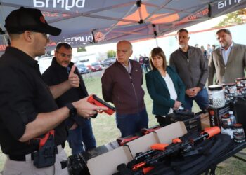 GRINDETTI PROMETE EXTENDER EL USO DE ARMAS «NO LETALES» A TODAS LAS FUERZAS DE SEGURIDAD DEL CONURBANO