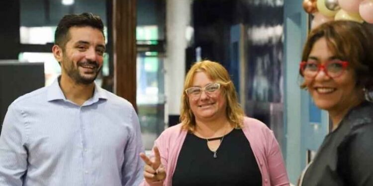 Agustín Balladares en homenaje a Mujeres Lanusenses
